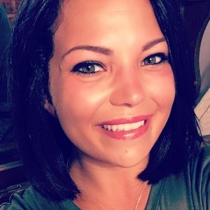 Meet your Posher, Adrianna